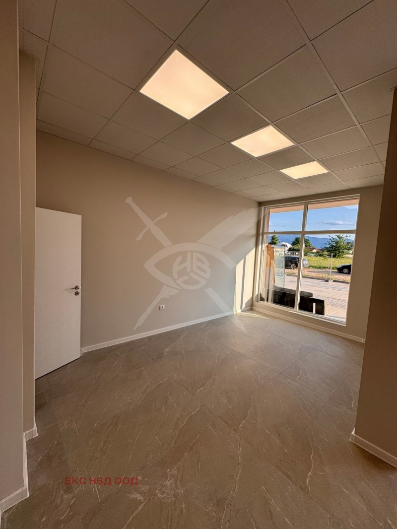 Дава под наем МАГАЗИН, гр. Пловдив, Христо Смирненски, снимка 3 - Магазини - 52808318