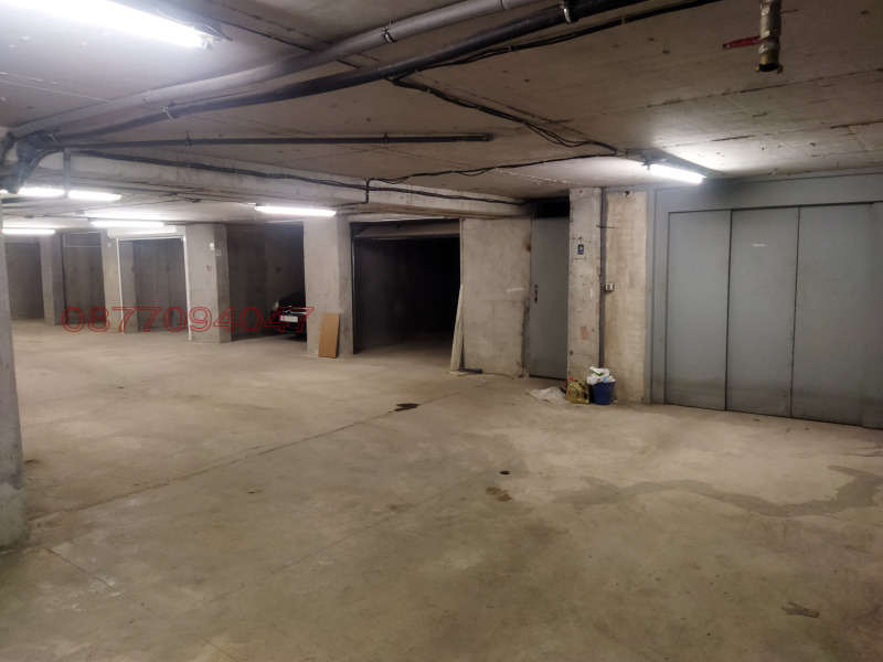 Дава под наем ГАРАЖ, ПАРКОМЯСТО, гр. София, Център, снимка 5 - Гаражи и паркоместа - 52782721