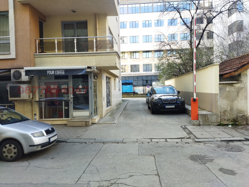 Дава под наем ГАРАЖ, ПАРКОМЯСТО, гр. София, Център, снимка 8 - Гаражи и паркоместа - 52782721