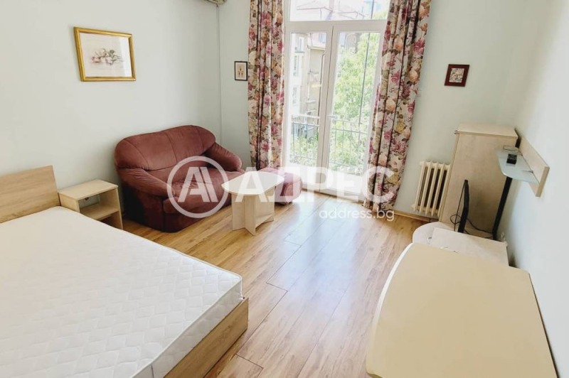 Te huur  Studio Sofia , Tsentar , 50 m² | 51530821 - afbeelding [2]
