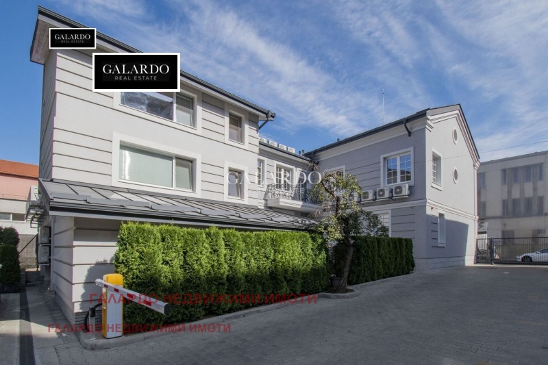 Дава под Наем САМОСТОЯТЕЛНА СГРАДА в град София, Център - 555 кв.м / 5 548 € » 10 850.94 лв., ГАЛАРДО НЕДВИЖИМИ ИМОТИ