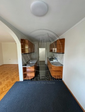 3 chambres Belite brezi, Sofia