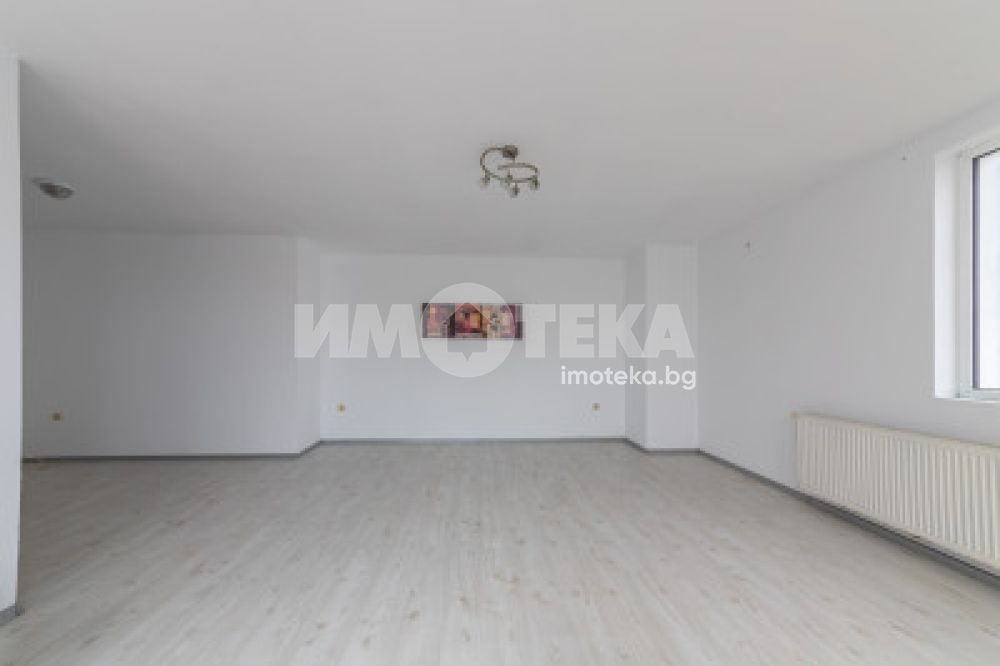 Дава под наем КЪЩА, с. Здравец, област Варна, снимка 2 - Къщи - 53618074