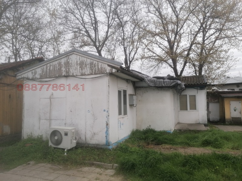 Дава под Наем САМОСТОЯТЕЛНА СГРАДА в град Пловдив, Индустриална зона - Изток - 65 кв.м / 441 € » 862.52 лв.