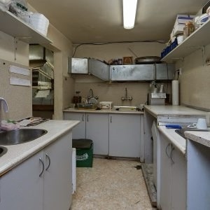 Дава под наем МАГАЗИН, гр. Бургас, Център, снимка 8 - Магазини - 53254960