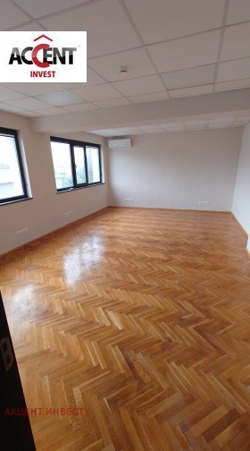 Kancelář Zapadna promišlena zona, Varna