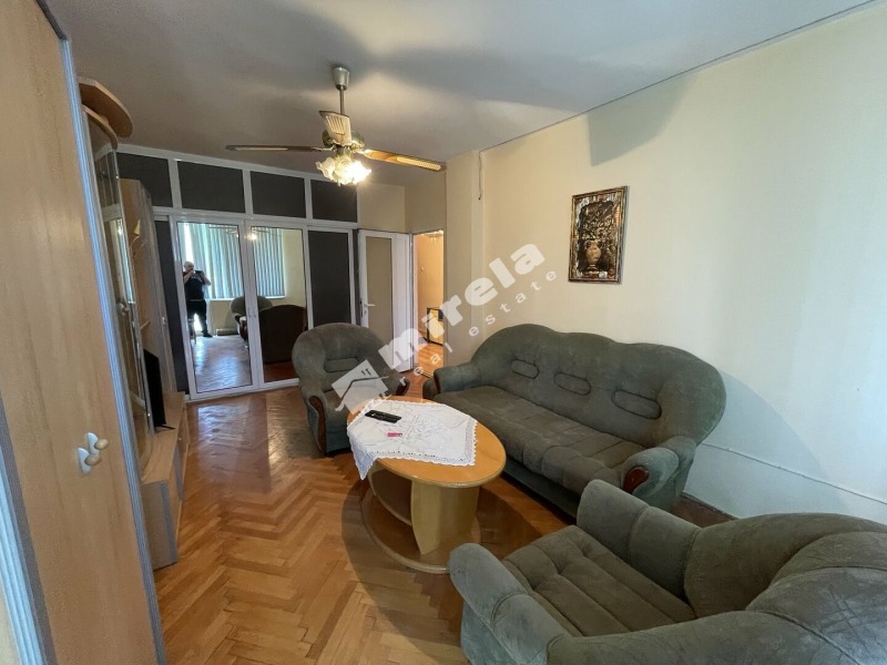 Дава под наем  1-стаен град Ямбол , Център , 50 кв.м | 30080304