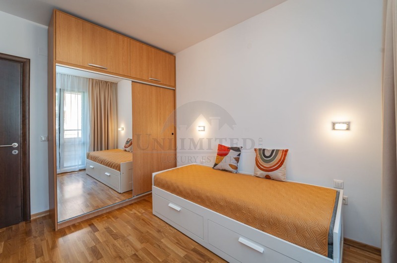 Zu vermieten  3 Schlafzimmer Sofia , Iztok , 184 qm | 17906337 - Bild [11]