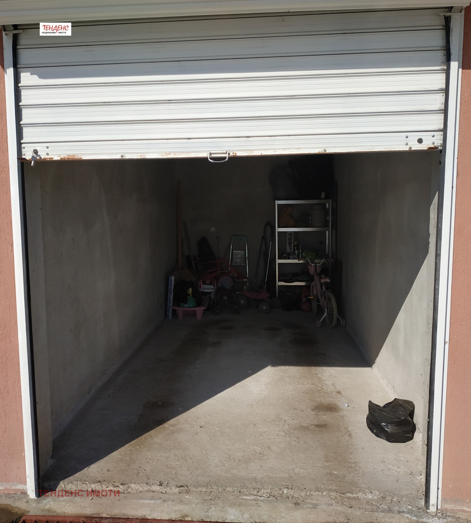 Дава под наем ГАРАЖ, ПАРКОМЯСТО, гр. Кърджали, Възрожденци, снимка 3 - Гаражи и паркоместа - 53715821