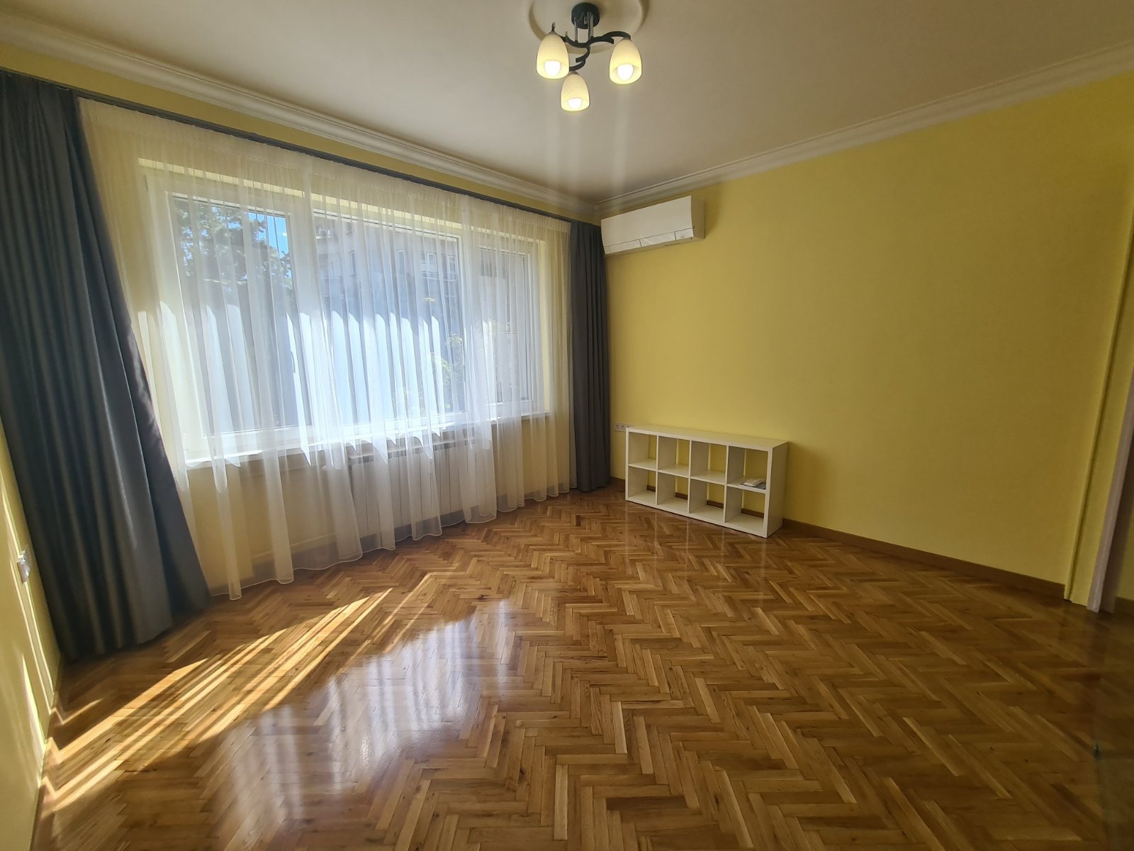 Дава под наем ОФИС, гр. София, Център