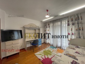 3 bedroom v.z.Kinotsentara, Sofia 10