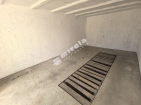 ГАРАЖ, ПАРКОМЯСТО, 18 m2