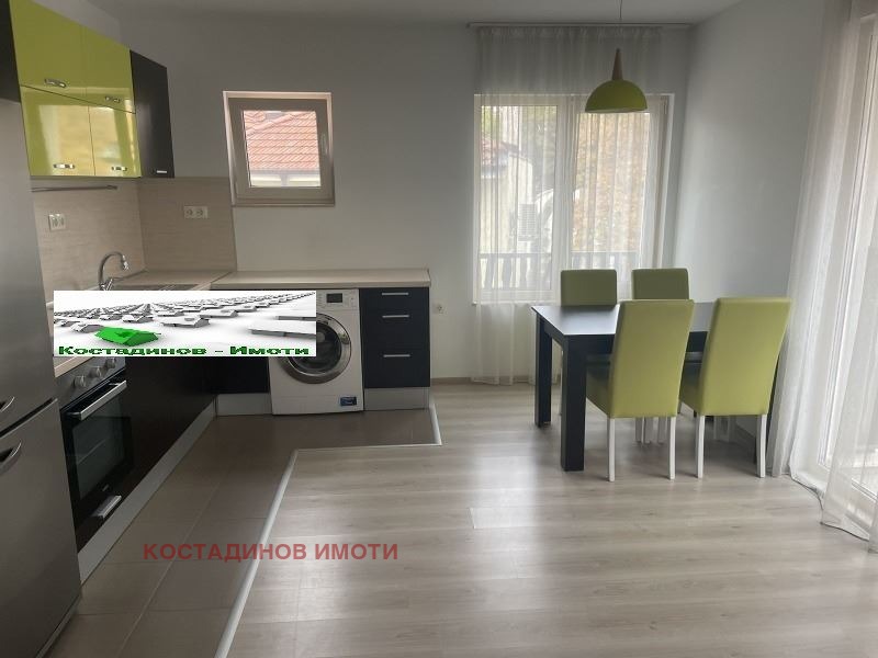 De inchiriat  1 dormitor Plovdiv , Țentâr , 65 mp | 96090212