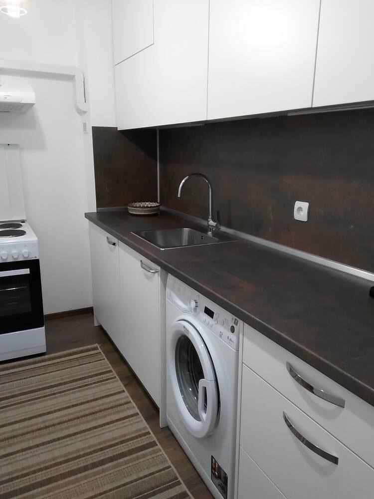 Дава под наем 2-СТАЕН, гр. Бургас, Зорница