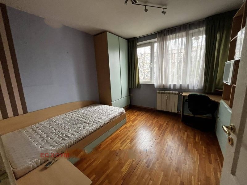 Дава под наем 3-СТАЕН, гр. София, Гео Милев, снимка 10 - Апартаменти - 55802418