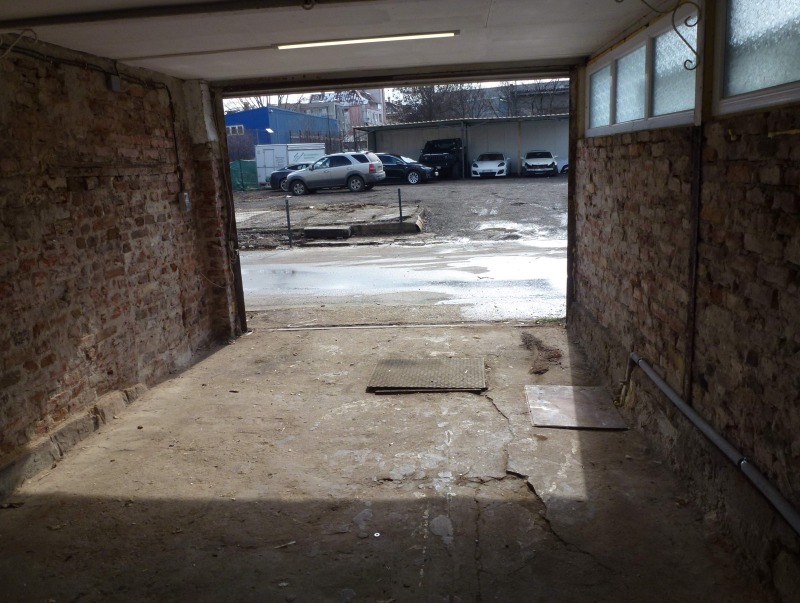 Дава под наем ГАРАЖ, ПАРКОМЯСТО, гр. София, Сухата река, снимка 3 - Гаражи и паркоместа - 53564465