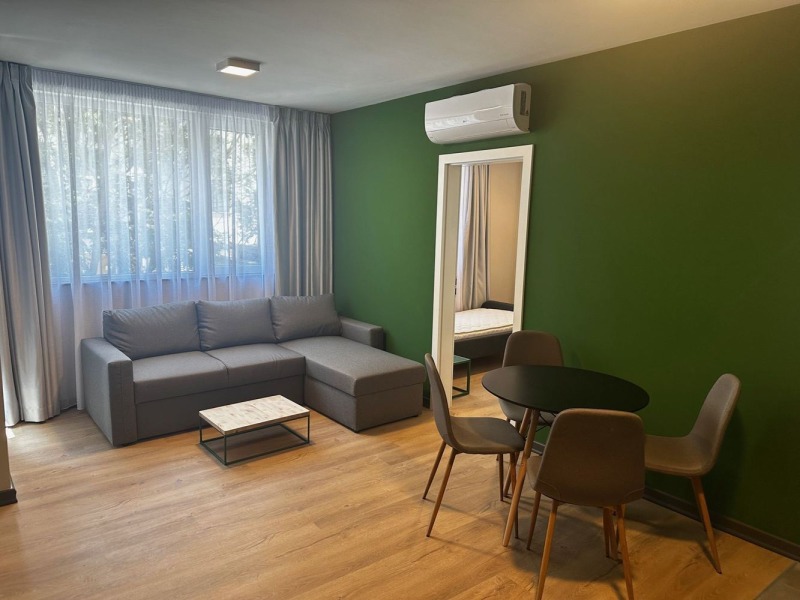 Дава под нем  3-стаен, град София, Център •  910 EUR • ID 70072332 — holmes.bg - [1] 