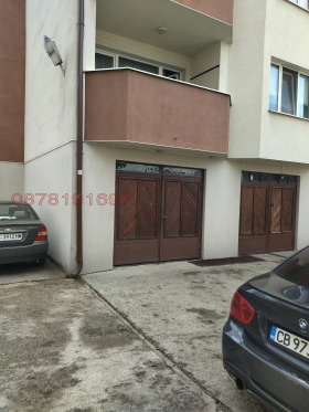 Garagem Iztok, Sofia 1