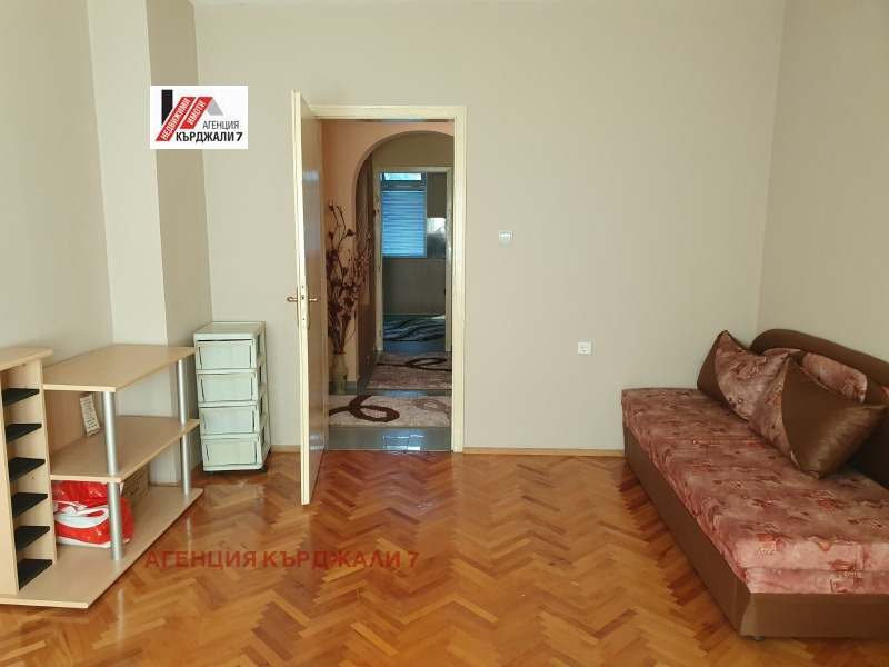 De inchiriat  2 dormitoare Cârdjali , Țentâr , 85 mp | 23768619 - imagine [3]