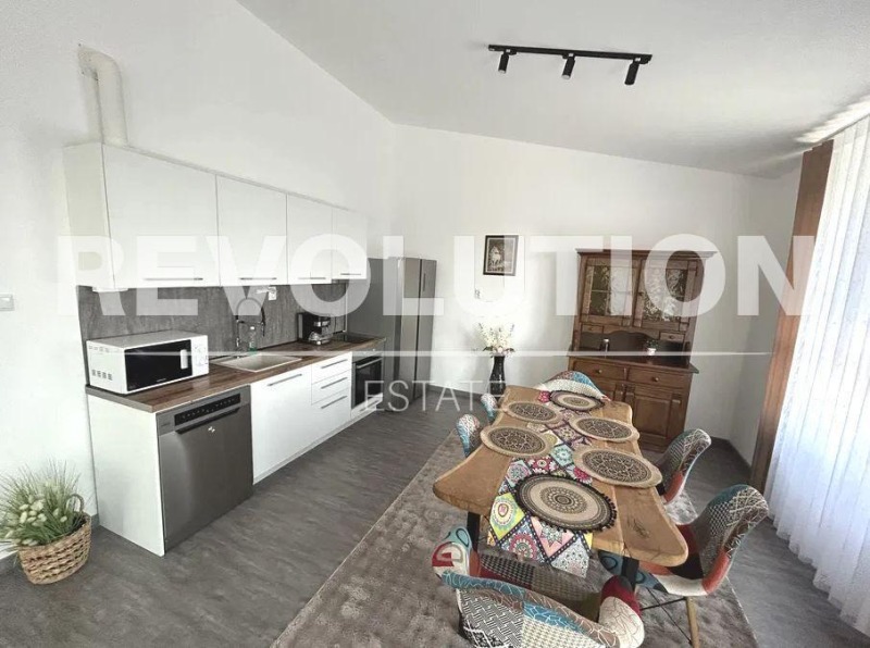 Дава под наем 4-СТАЕН, гр. Варна, Център