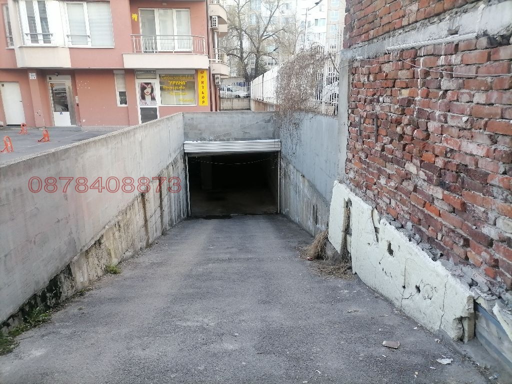 Дава под наем ГАРАЖ, ПАРКОМЯСТО, гр. София, Люлин 6, снимка 14 - Гаражи и паркоместа - 54017456