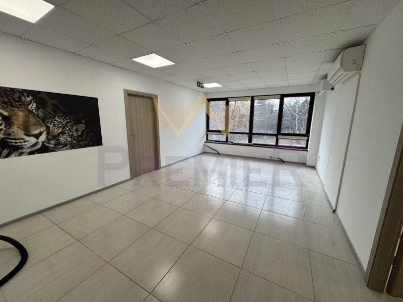 Дава под Наем ОФИС в град Варна, Трошево - 120 кв.м / 900 € » 1 760.25 лв., ИМОТИ ПРЕМИЕР- ВАРНА