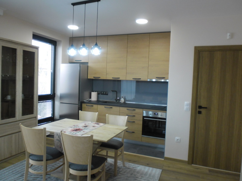 Дава под Наем 3-СТАЕН в град София, Редута - 100 кв.м / 900 € » 1 760.25 лв., ГЛОБЪЛ СЪРВИСИЗ ООД