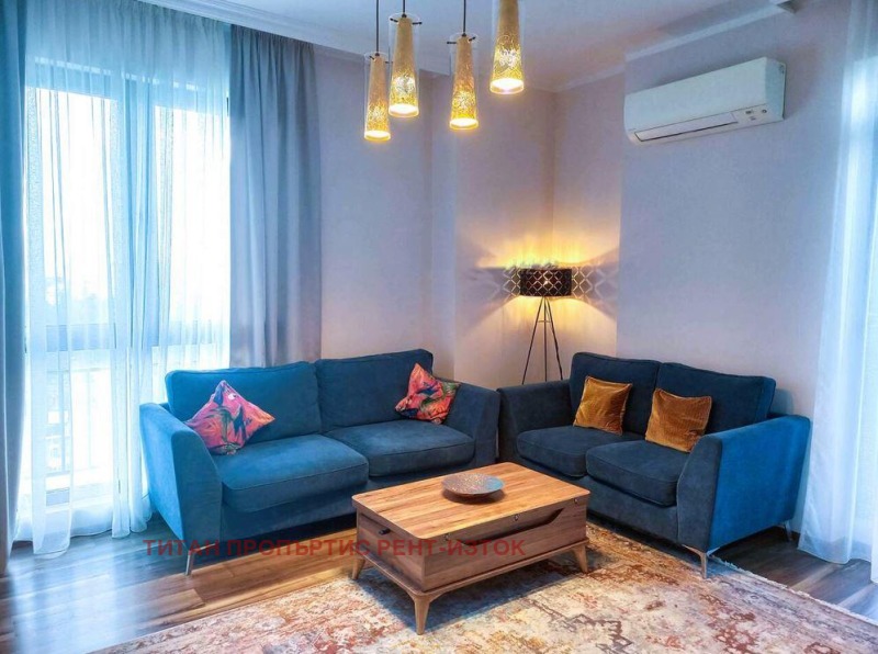 A louer  3+ chambres Bourgas , Zornitsa , 121 m² | 32932699