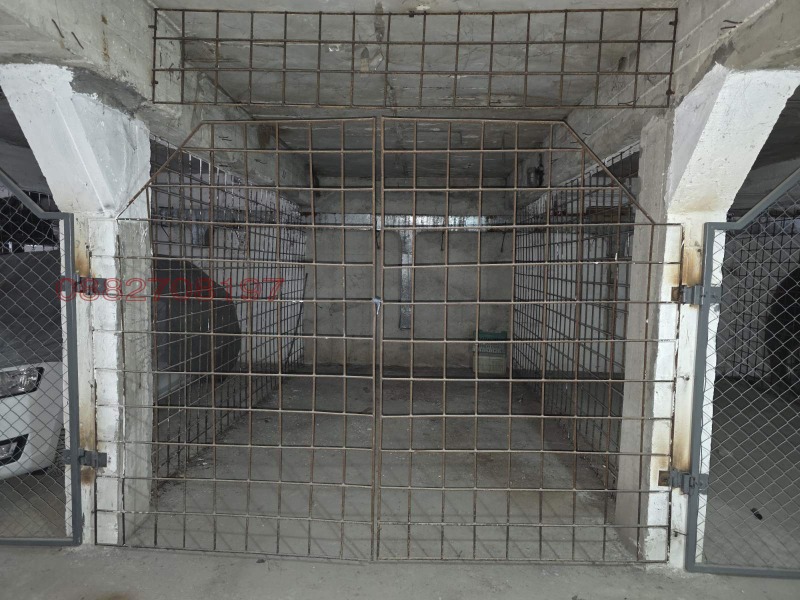 Дава под Наем ГАРАЖ в град Варна, Христо Ботев - 14 кв.м / 90 € » 176.02 лв.