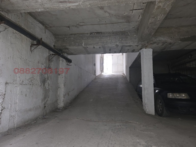 Дава под наем ГАРАЖ, ПАРКОМЯСТО, гр. Варна, Христо Ботев, снимка 5 - Гаражи и паркоместа - 53203976