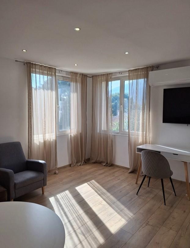 De inchiriat  2 dormitoare Sofia , Carpuzița , 75 mp | 78054162