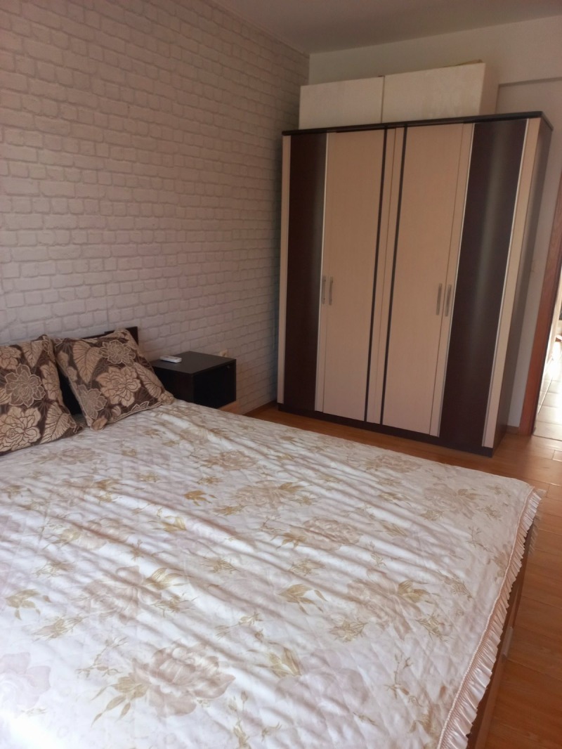 En renta  1 dormitorio Burgas , Vazrazhdane , 70 metros cuadrados | 26923828 - imagen [4]