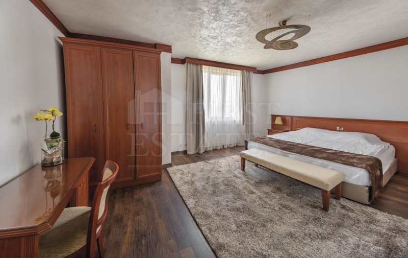 For Rent  3+ bedroom Sofia , Vitosha , 214 sq.m | 67217413 - image [10]