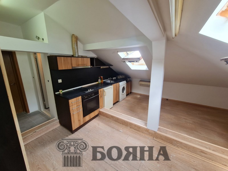 Дава под нем  Ателие, таван, град Русе, Цветница •  300 лв. • ID 34010450 — holmes.bg - [1] 