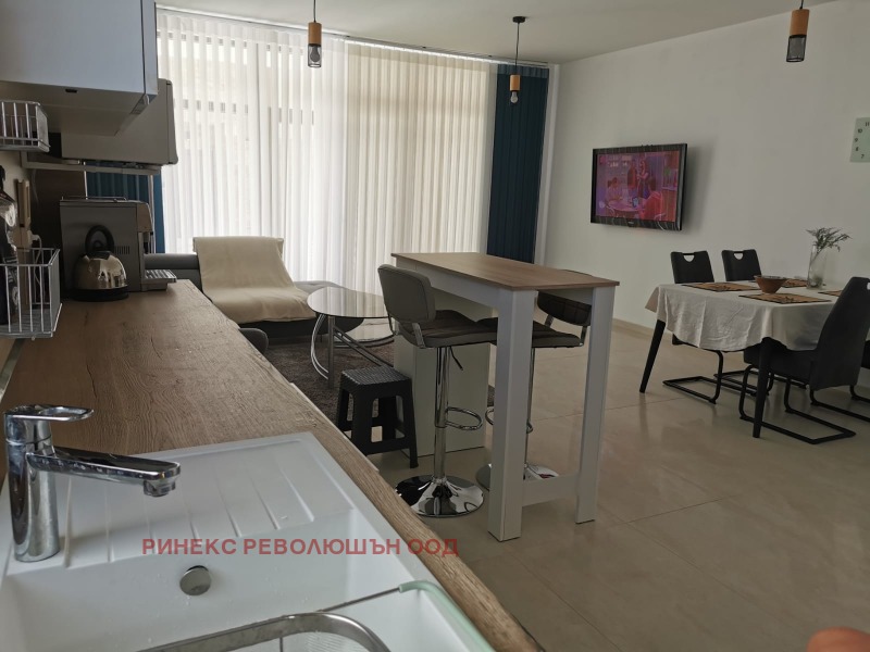 Te huur  Huis Burgas , Sarafovo , 200 m² | 78393060 - afbeelding [2]