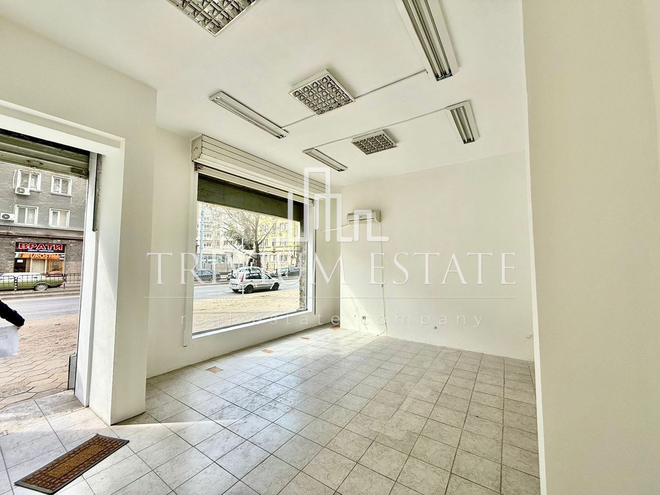 Дава под наем ОФИС, гр. Пловдив, Център, снимка 2 - Офиси - 54047103