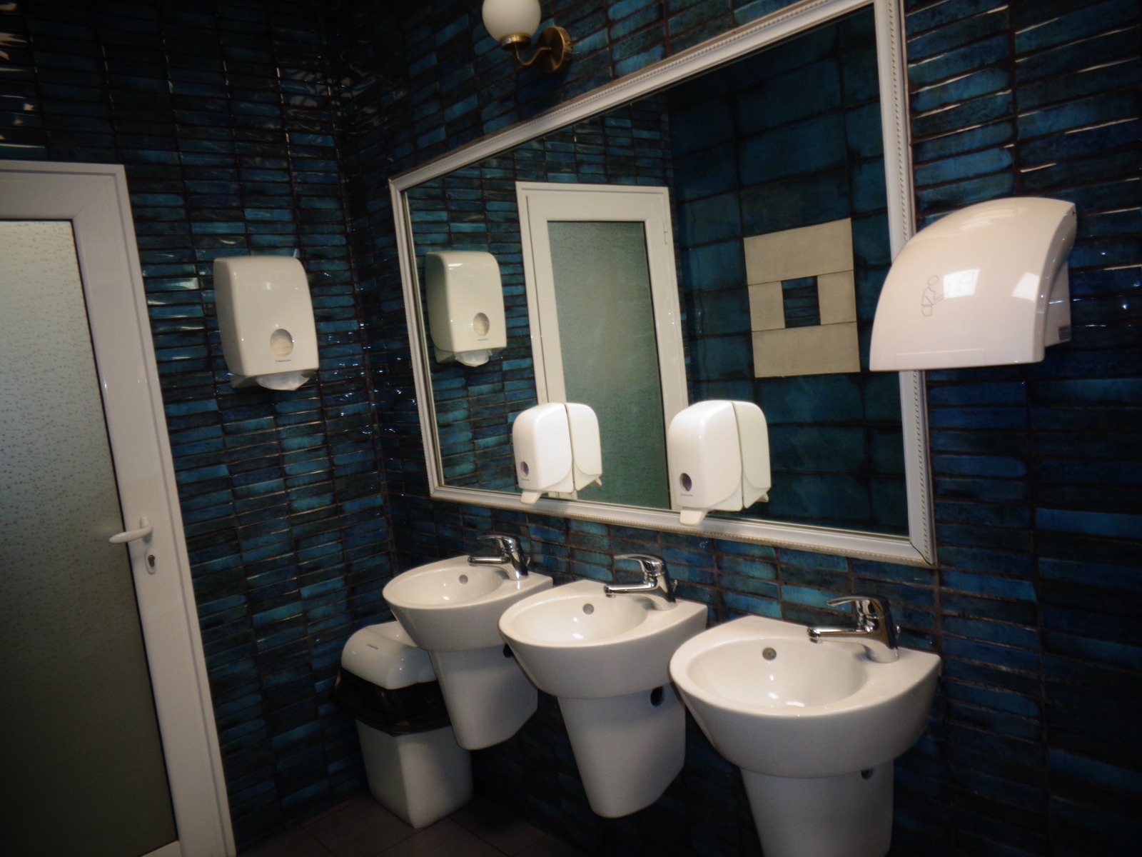 Дава под наем ЗАВЕДЕНИЕ, гр. София, Медицинска академия, снимка 11 - Заведения - 53769148