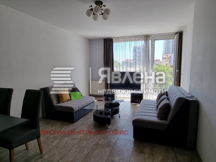 Дава под нем  3-стаен, град София, Център •  750 EUR • ID 56392770 — holmes.bg - [1] 