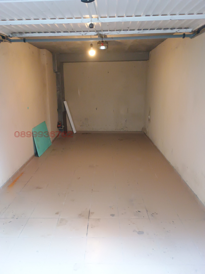 Дава под наем ГАРАЖ, ПАРКОМЯСТО, гр. Варна, Конфуто, снимка 3 - Гаражи и паркоместа - 52920291