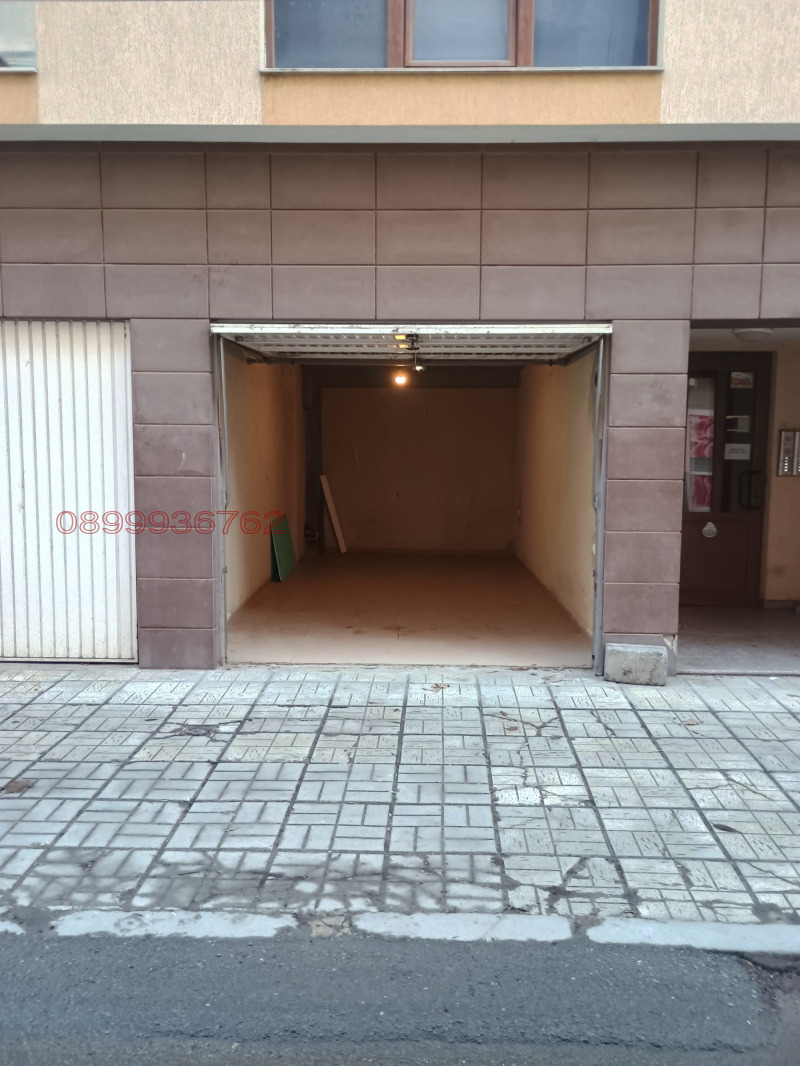 Дава под наем ГАРАЖ, ПАРКОМЯСТО, гр. Варна, Конфуто, снимка 2 - Гаражи и паркоместа - 52920291