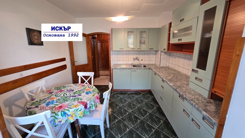 Издаје се  2 спаваће собе Софија , Стрелбиште , 100 м2 | 82705987 - слика [4]