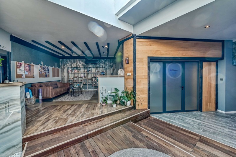 Дава под Наем ОФИС в град София, Витоша - 285 кв.м / 4 000 € » 7 823.32 лв., ЛУКСИММО