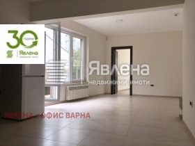 Канцеларија ВИНС-Червен плоштад, Варна 1