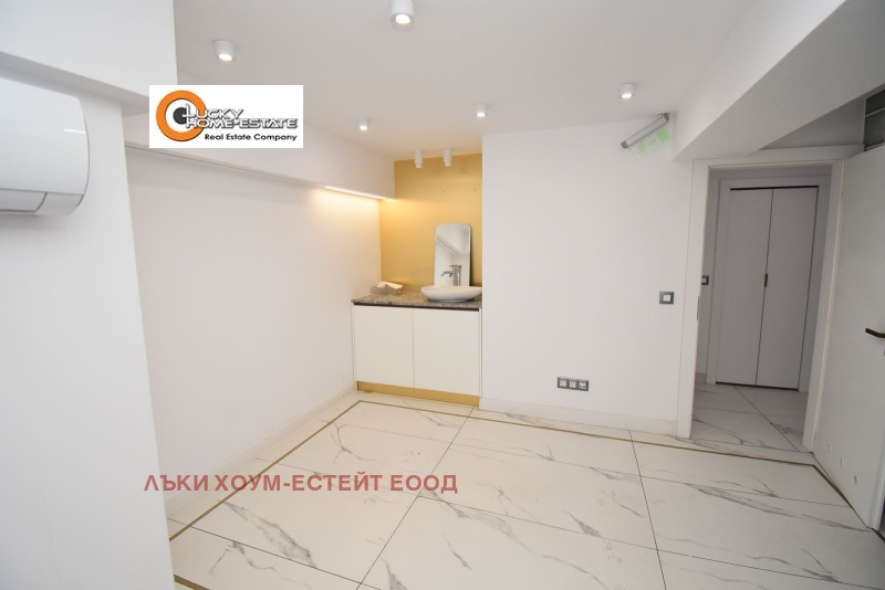 Te huur  Kantoor Sofia , Tsentar , 50 m² | 12538593 - afbeelding [2]