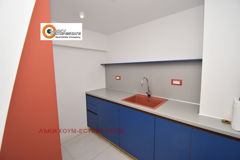 Te huur  Kantoor Sofia , Tsentar , 50 m² | 12538593 - afbeelding [4]