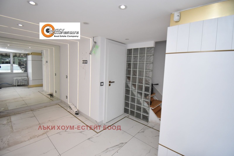 Te huur  Kantoor Sofia , Tsentar , 50 m² | 12538593 - afbeelding [3]