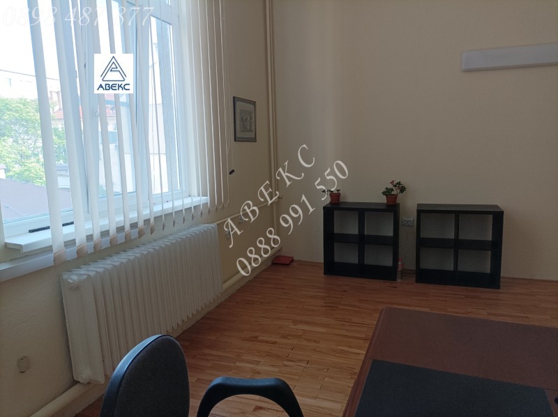 Da affittare  Ufficio Sofia , Tsentar , 33 mq | 69067880 - Immagine [2]