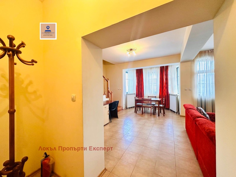 Дава под наем КЪЩА, гр. Банско, област Благоевград