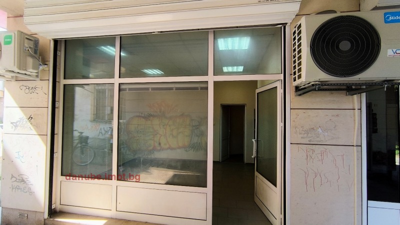 Дава под наем МАГАЗИН, гр. Русе, Център, снимка 5 - Магазини - 53095874