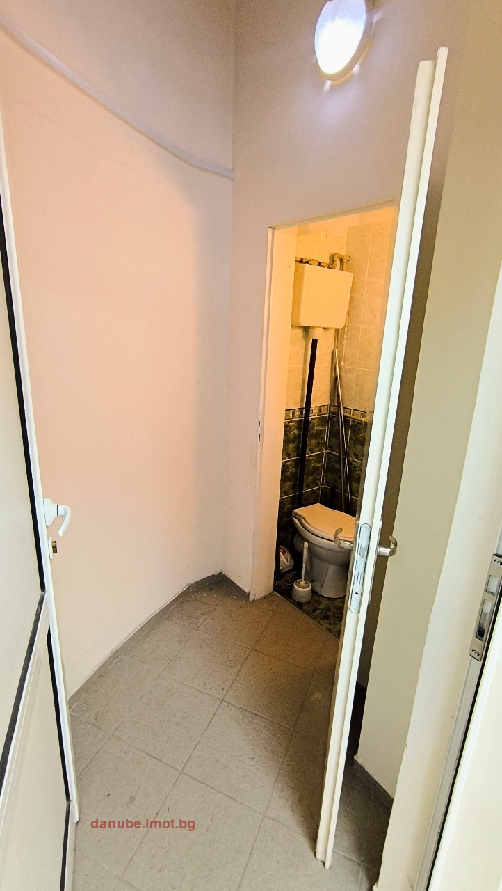 Дава под наем МАГАЗИН, гр. Русе, Център, снимка 2 - Магазини - 53095874